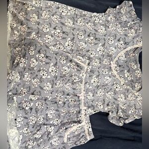 Cute cottage core floral sleep set 
Vintage